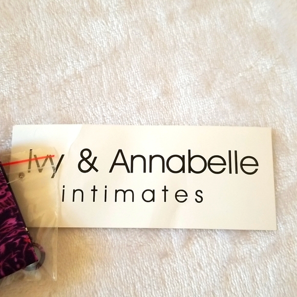 Pajama Set: 2 Piece Woman - Picture 4 of 8